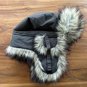 Fjallraven Nordic Heater insulated hat in Olive Green.